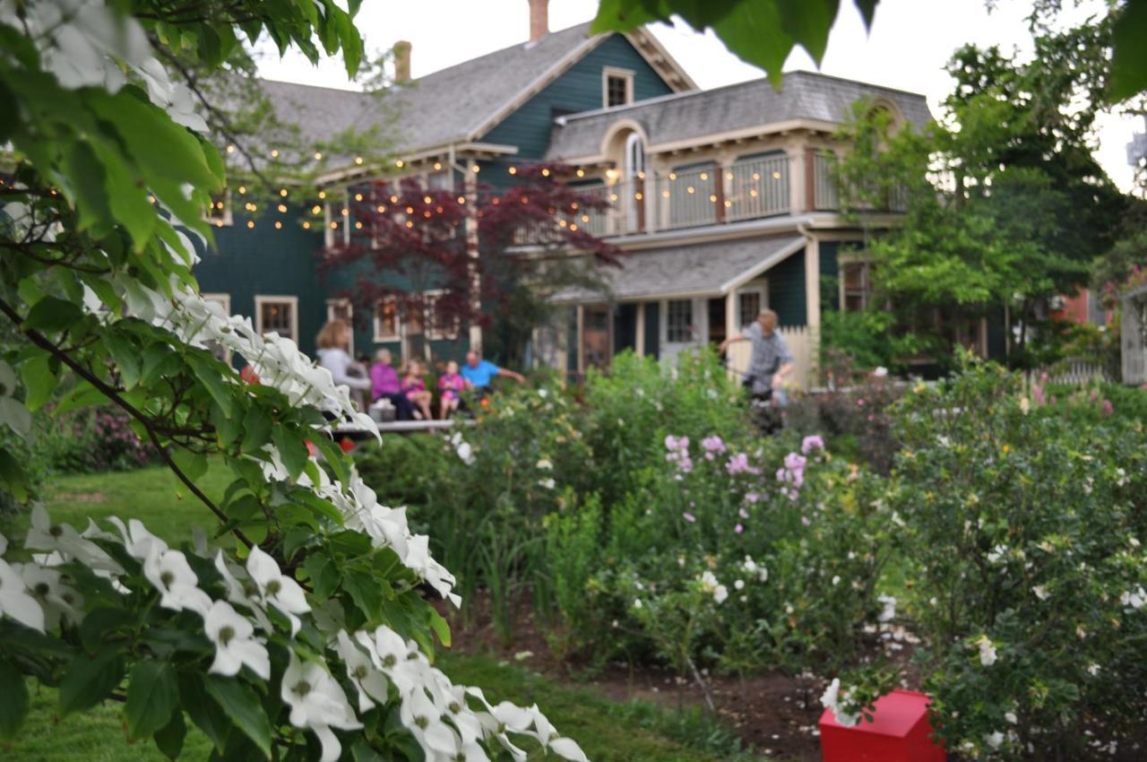 Holman's Heritage Suites Summerside Exteriör bild