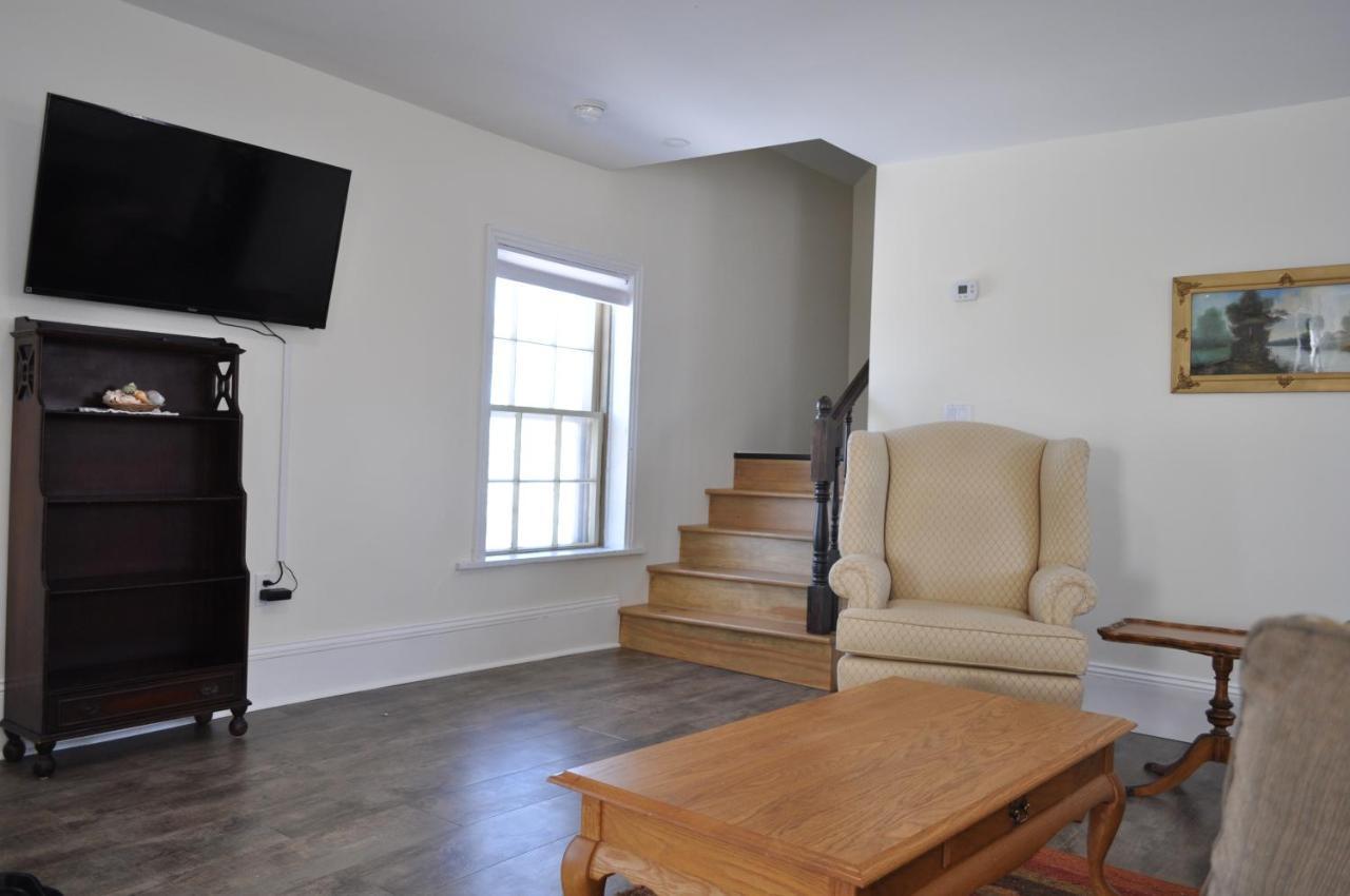 Holman's Heritage Suites Summerside Exteriör bild